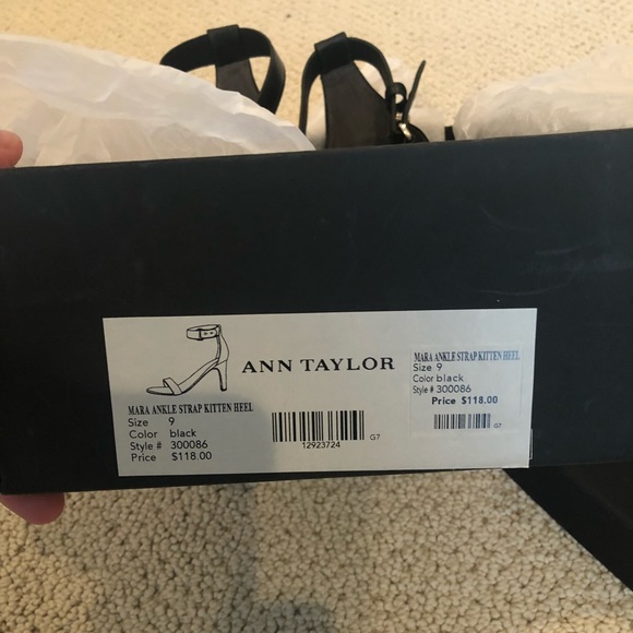 NWT Ann Taylor Heeled Sandals, size 9 - Picture 4 of 8
